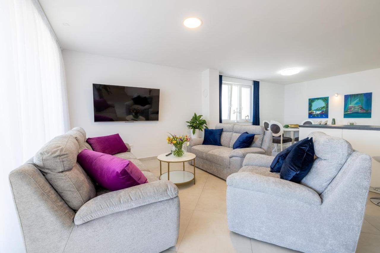Villa Smaragd - Lapis - Luxury Apartment With Shared Pool Makarska Exteriör bild