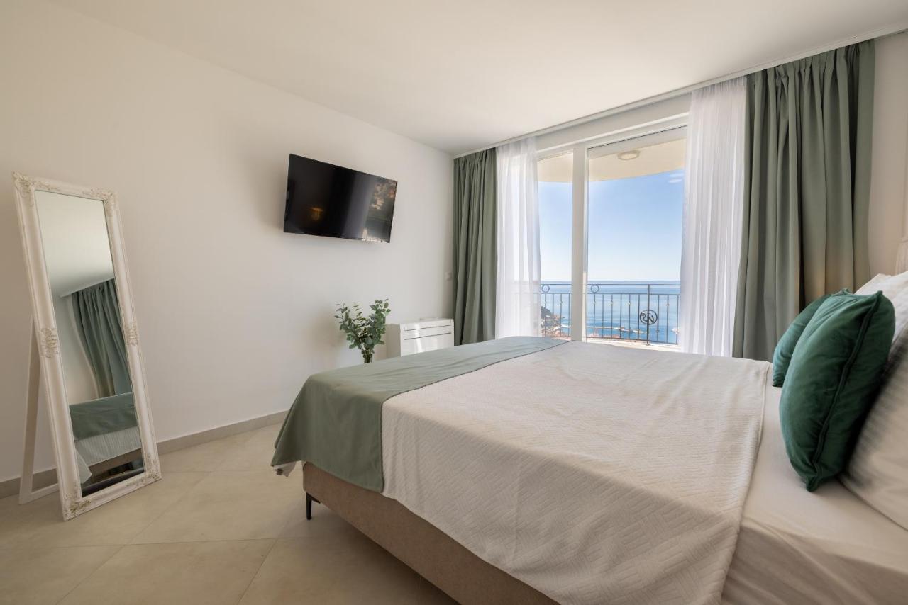 Villa Smaragd - Lapis - Luxury Apartment With Shared Pool Makarska Exteriör bild