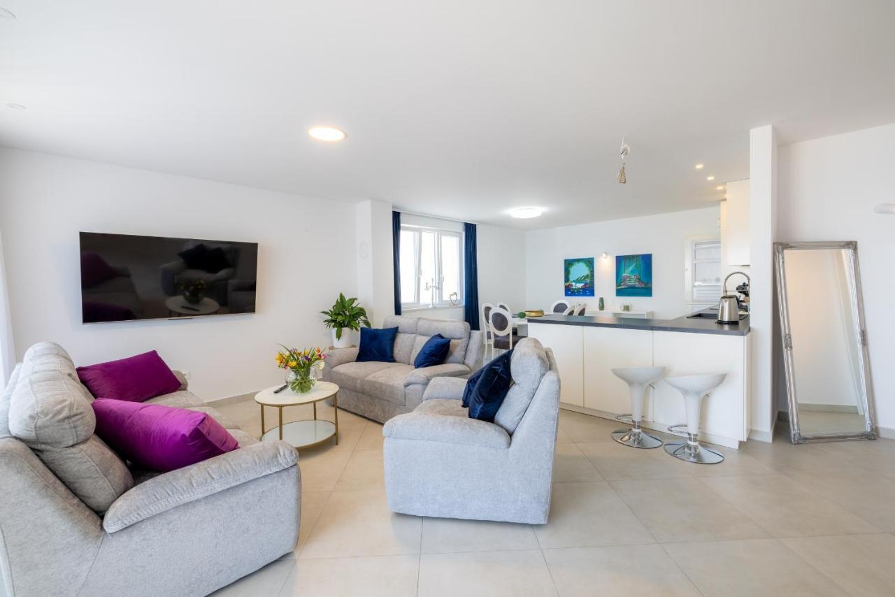 Villa Smaragd - Lapis - Luxury Apartment With Shared Pool Makarska Exteriör bild
