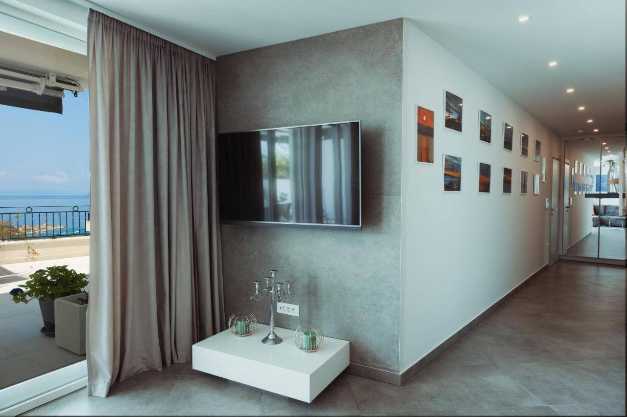 Villa Smaragd - Lapis - Luxury Apartment With Shared Pool Makarska Exteriör bild