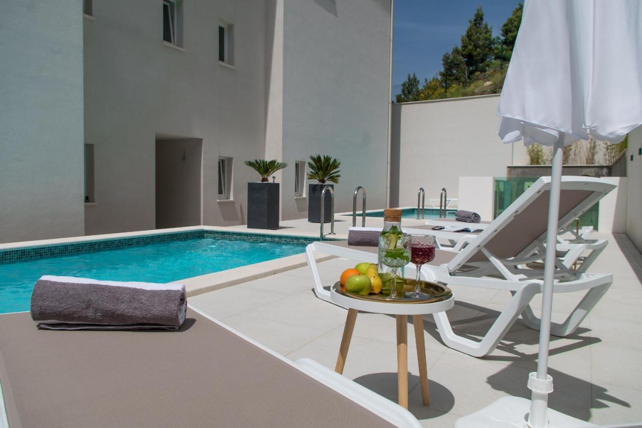 Villa Smaragd - Lapis - Luxury Apartment With Shared Pool Makarska Exteriör bild