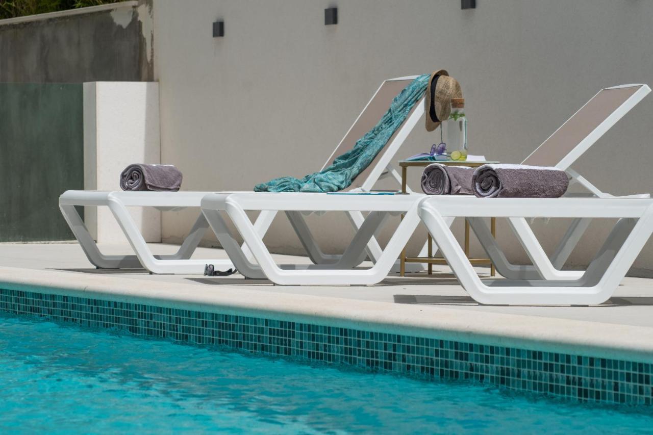 Villa Smaragd - Lapis - Luxury Apartment With Shared Pool Makarska Exteriör bild