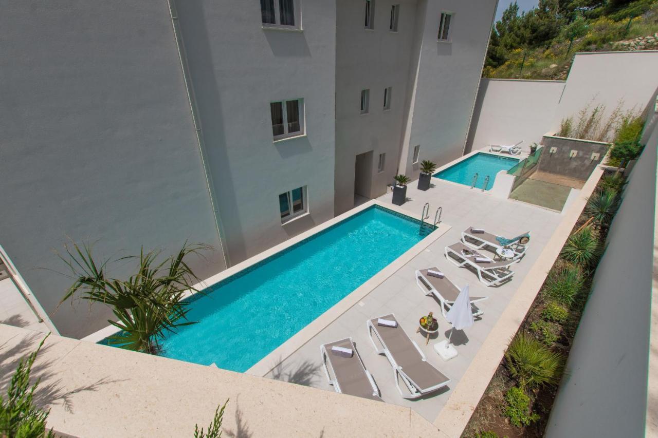 Villa Smaragd - Lapis - Luxury Apartment With Shared Pool Makarska Exteriör bild