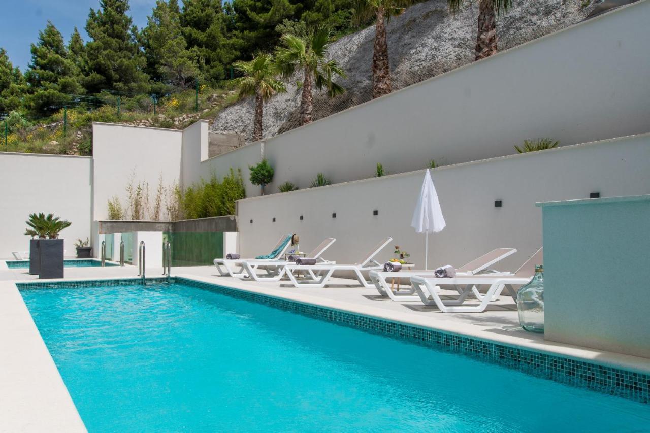 Villa Smaragd - Lapis - Luxury Apartment With Shared Pool Makarska Exteriör bild